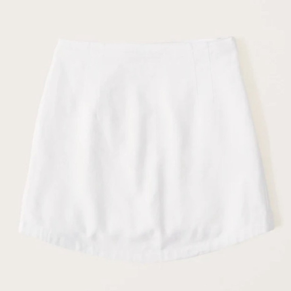 Abercrombie & Fitch White Curved Hem Linen Blend Mini Skirt
